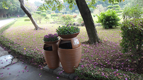  汕頭玻璃鋼花盆垃圾桶，點綴公園好環(huán)境。